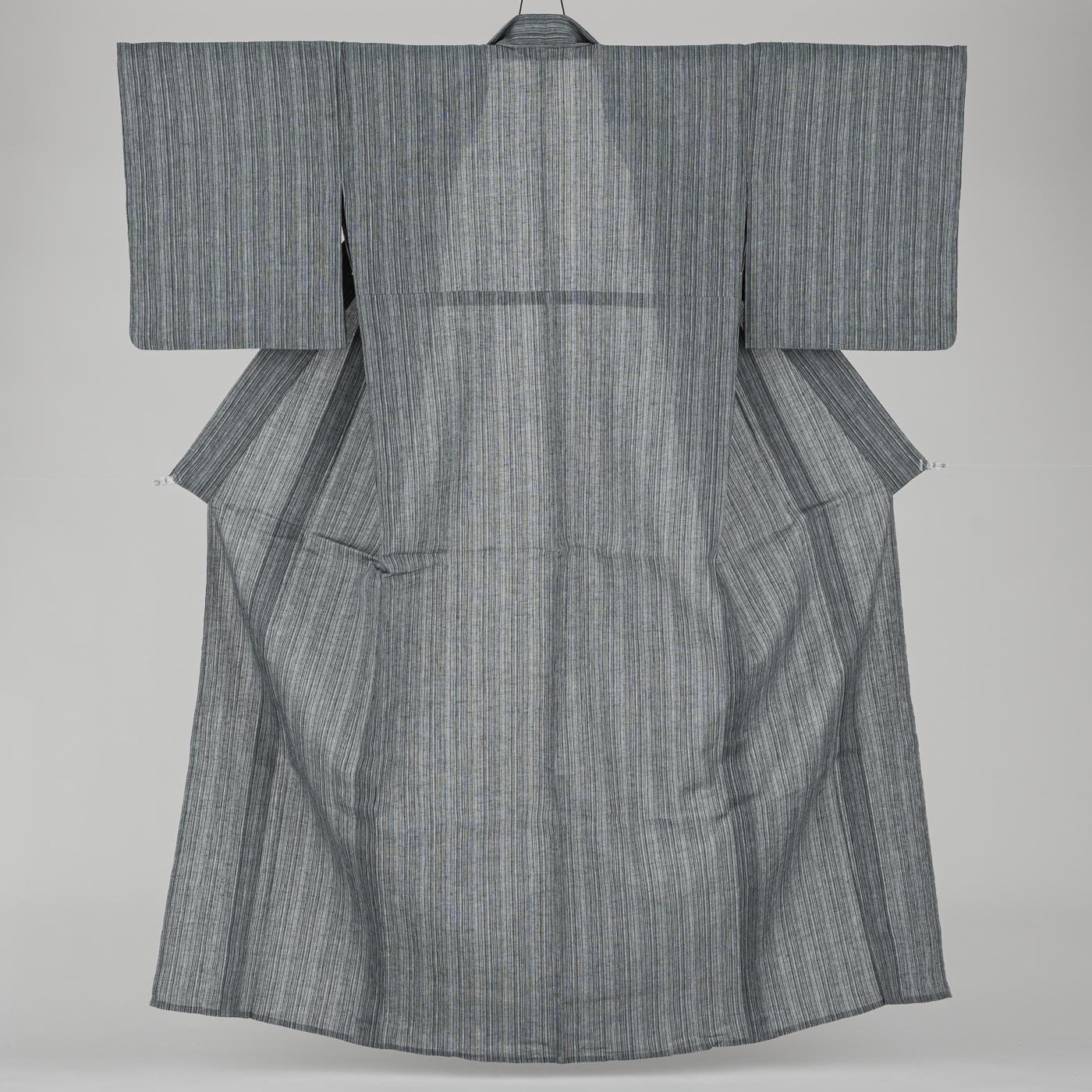 細縞