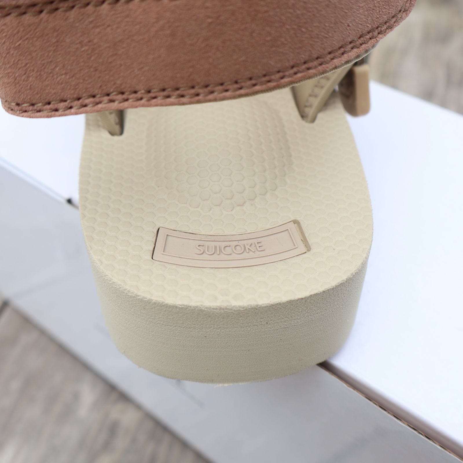 ☆新品・未使用☆SUICOKE サンダル ベージュ - メルカリ