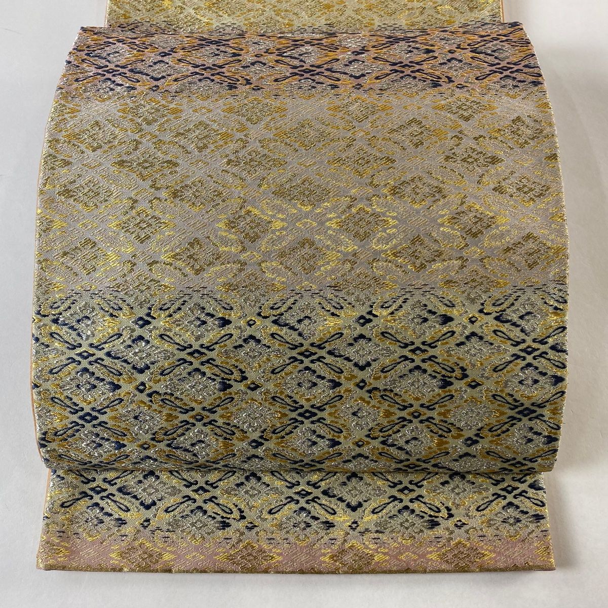 袋帯 秀品 花菱 段縞 金銀糸 箔 ピンクベージュ 六通 正絹