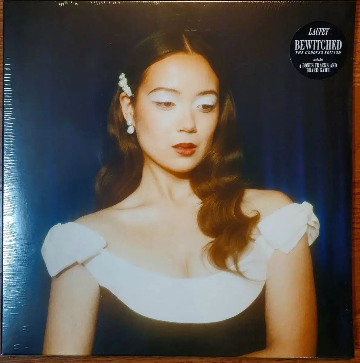 Laufey　Bewitched　直筆サイン入りレコード Laufey Bewitched 直筆サイン入りレコード （Laufey Bewitched