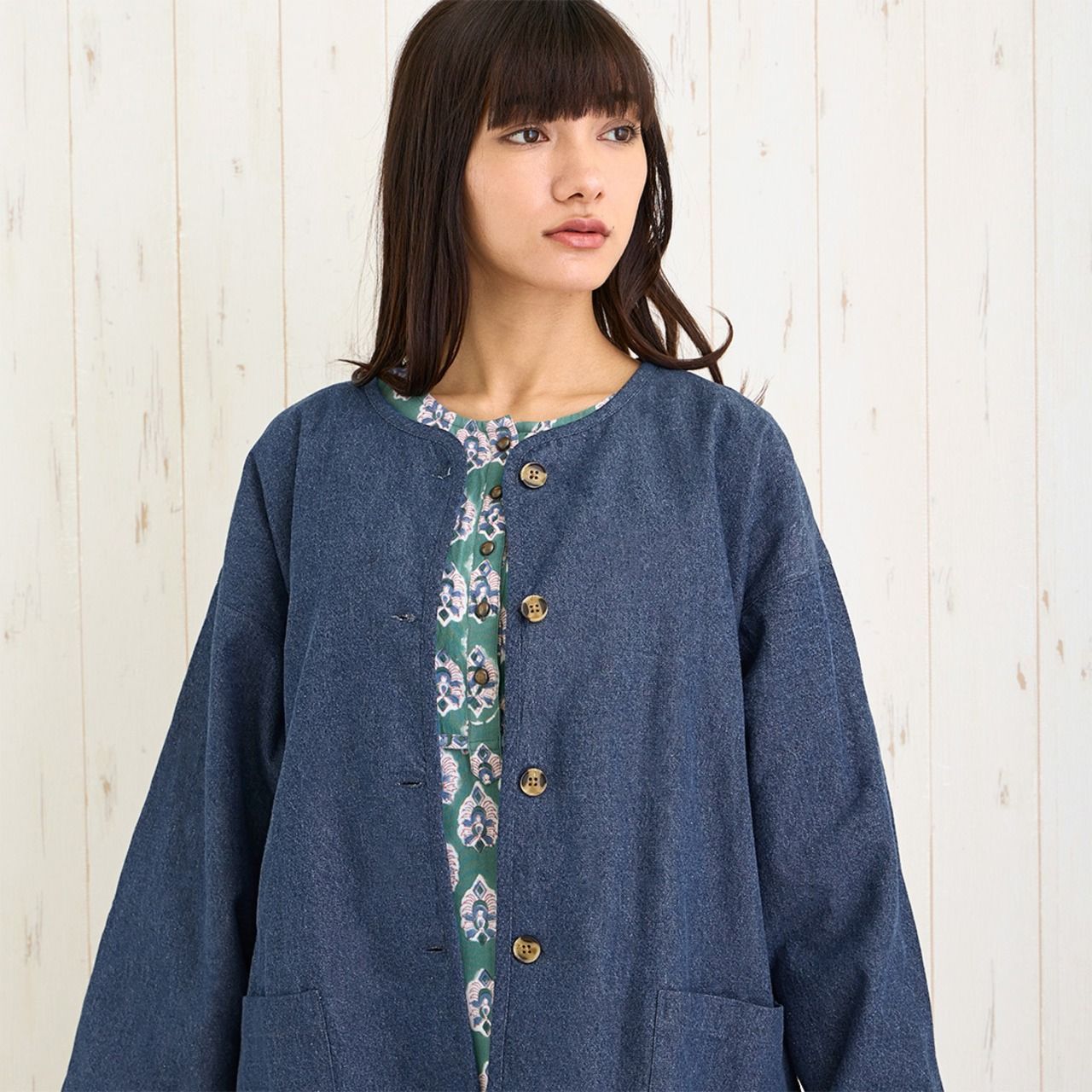 デニムジャケット コットン リラックス ゆったり ナチュラル カジュアル 羽織り 綿100％ 裏地付き デニム インド 職人技 繊細 ブロックプリント 7.75oz コットンレーヨン