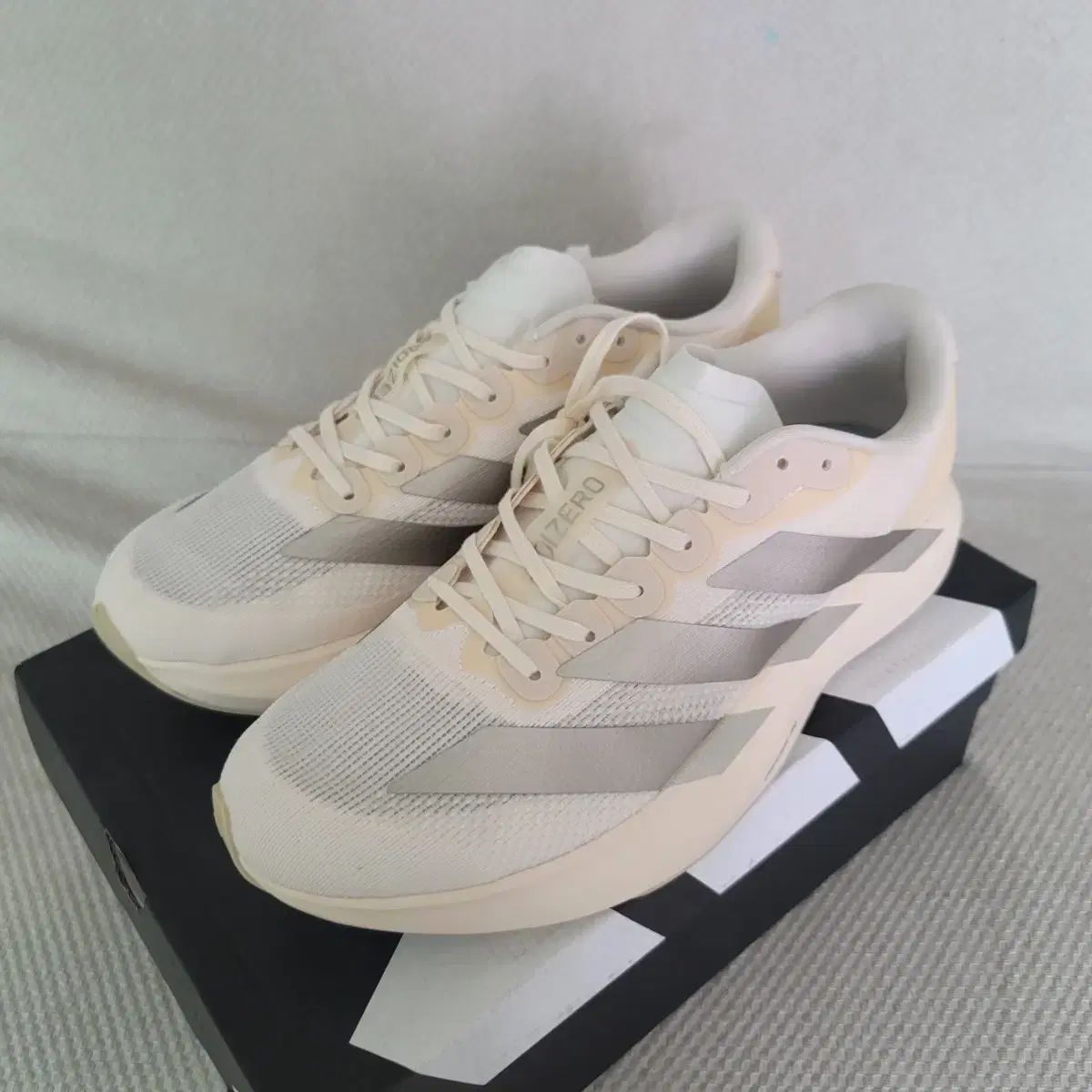 adidas アディダス アディゼロ スニーカー クリームホワイト 275