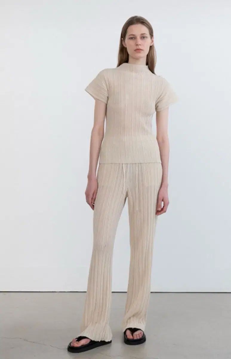MOCKNECK SHORT