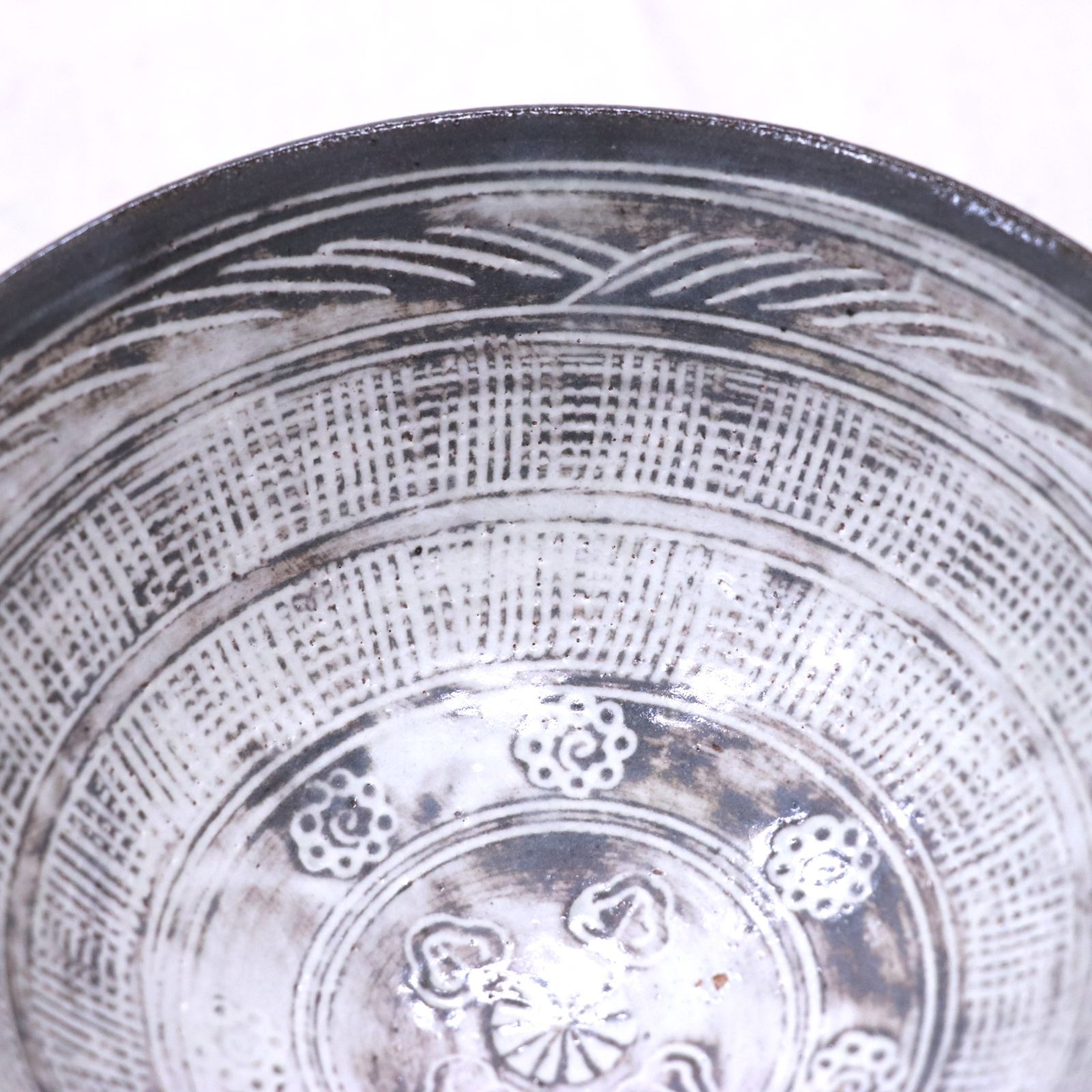 さゆ菰山窯 宮田豊 作 俵茶碗 三島象嵌 福の字 共箱 茶器 抹茶碗 美品 Y463-1 茶道具 菰山窯 宮田豊 三島茶碗 共箱 III - メルカリ