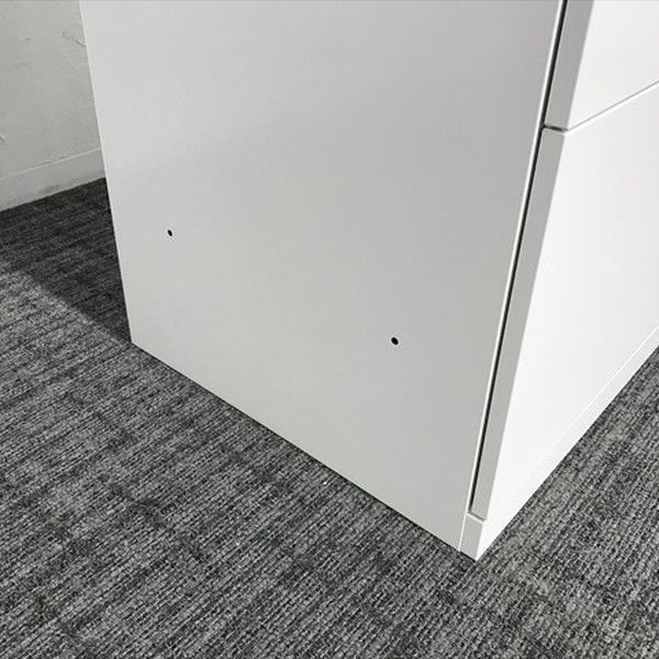 スチールキャビネット