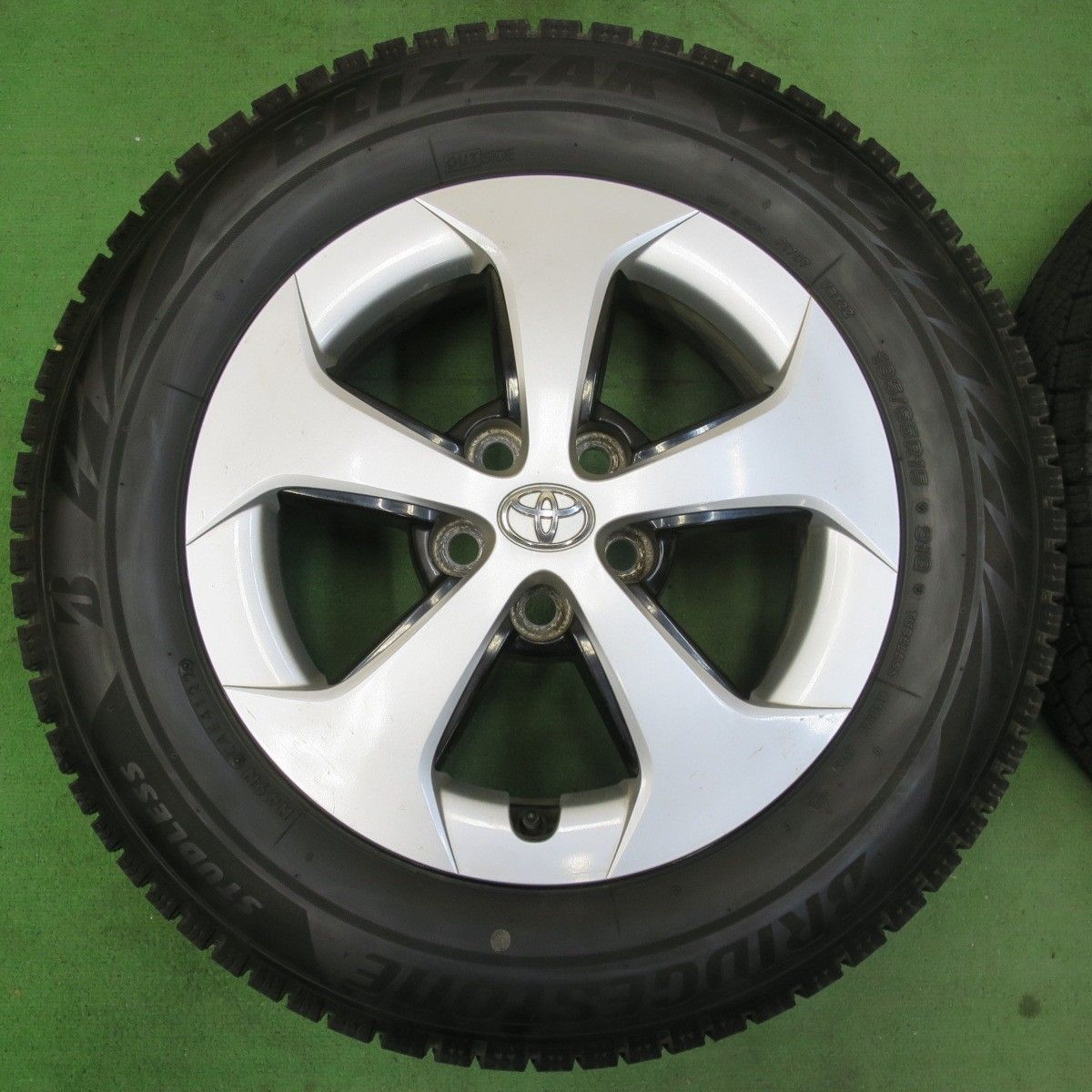 バリ溝！22年！9分☆トヨタ 30系 プリウス 純正 195/65R15