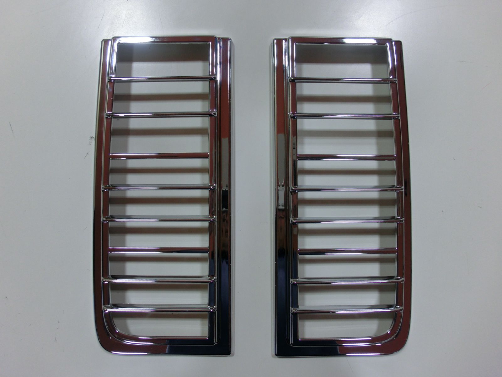 JK24075 【訳アリ品】ri-hu002-52a テールランプ用 HUMMER ハマーH2 (2003-2009 H15-H21) クローム パーツ メッキトリム ガーニッシュ カバー ( カスタム 車 メッキ アクセサリー カスタムパーツ ドレスアッ