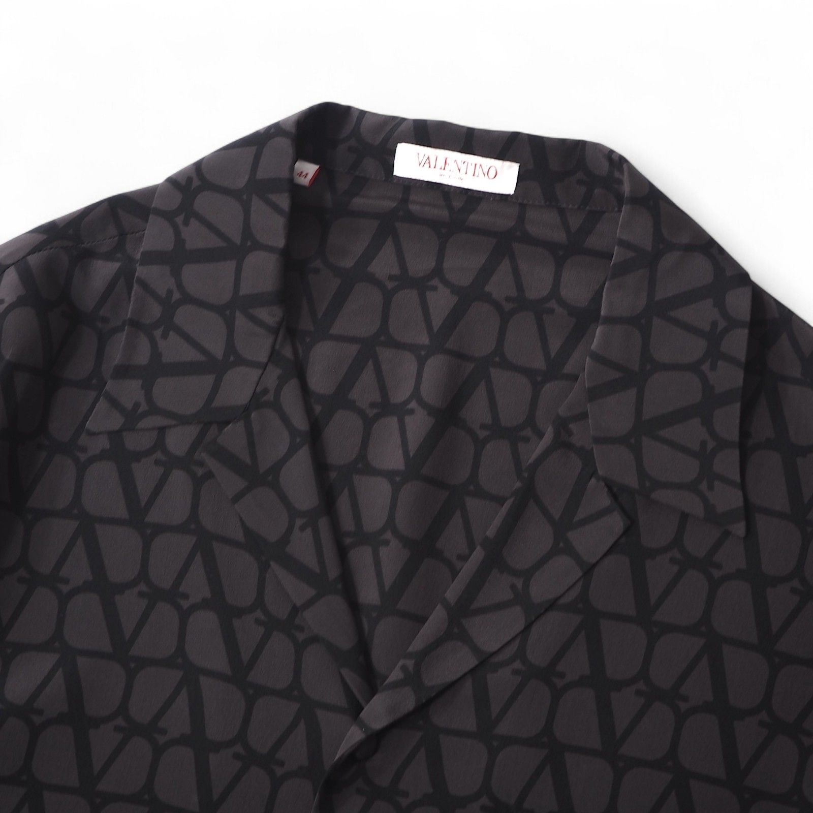 VALENTINO トワル イコノグラフ柄 シルク製 ボウリングシャツ VALENTINO トワル イコノグラフ柄 シルク製 ボウリングシャツ