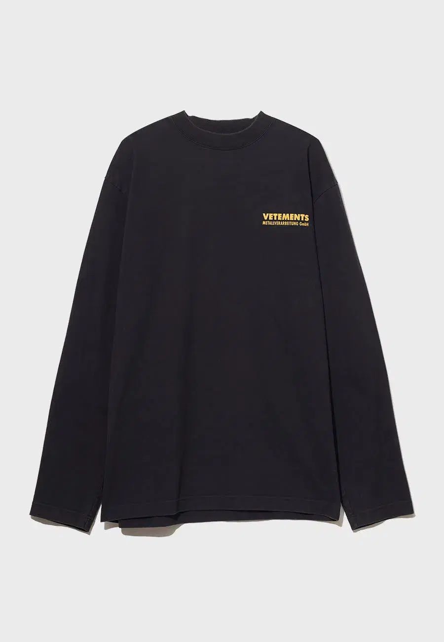 VETEMENTS
