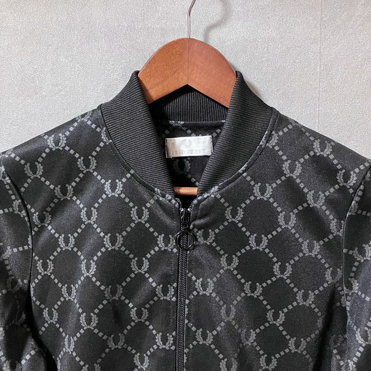 フレッドペリー　ＦＲＥＤ　ＰＥＲＲＹ　トラックジャケット　ポルトガル製 超希少 80s フレッドペリー トラックジャケット ポルトガル製 黒