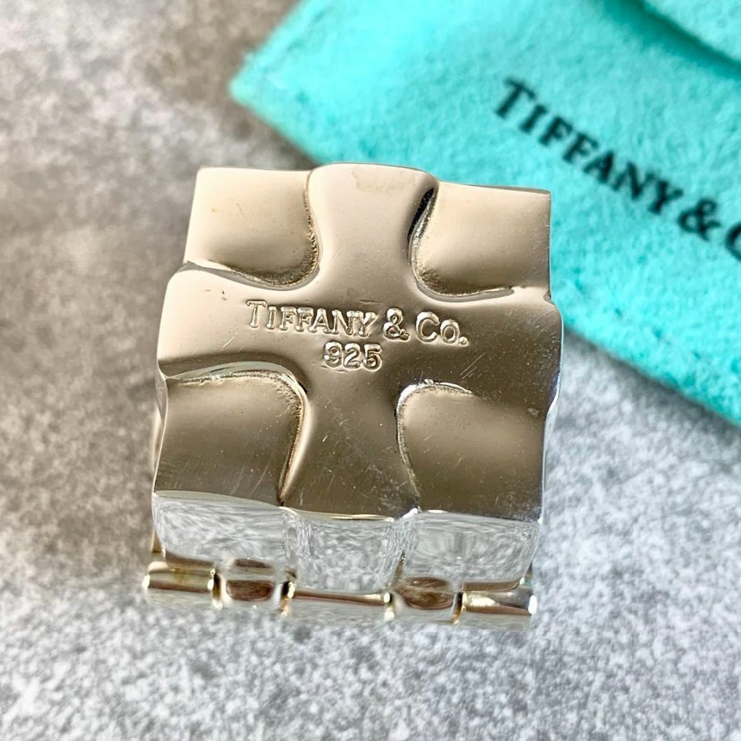 ティファニー ギフトボックス ジュエリーケース ピルケース シルバー SP1e ティファニー ギフトボックス ジュエリーケース ピルケース シルバー