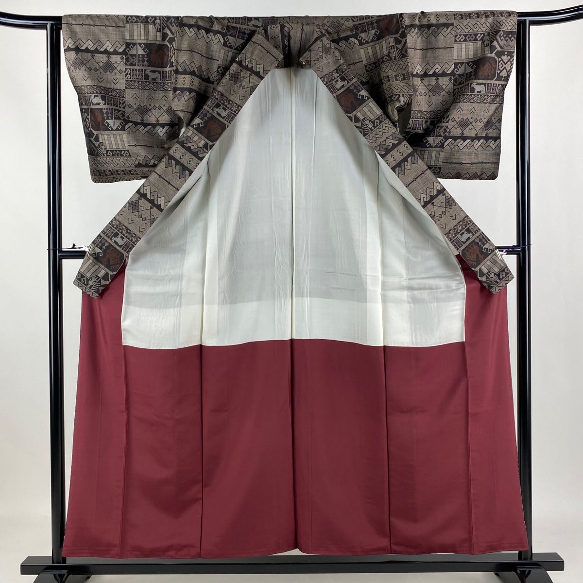 奥順 結城紬 袷 池田重子の色 チョコレートブラウン 刺繍紋 証紙付き 奥順