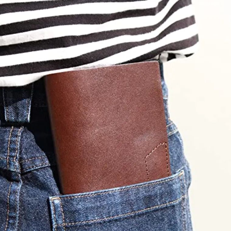 ダークブラウン