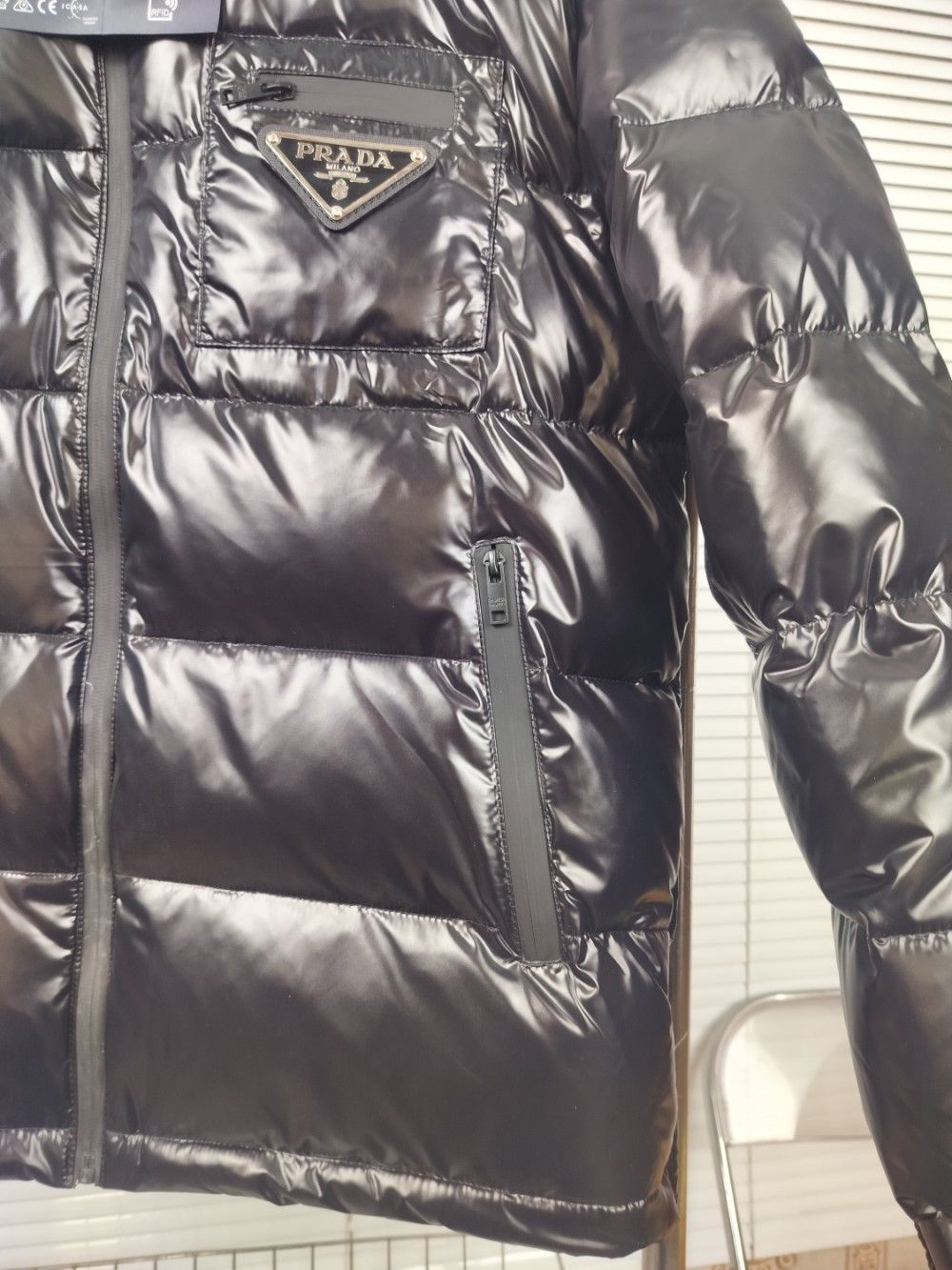 PRADA 男性 ?ダウンジャケット｜本日限定特価｜新品未使用