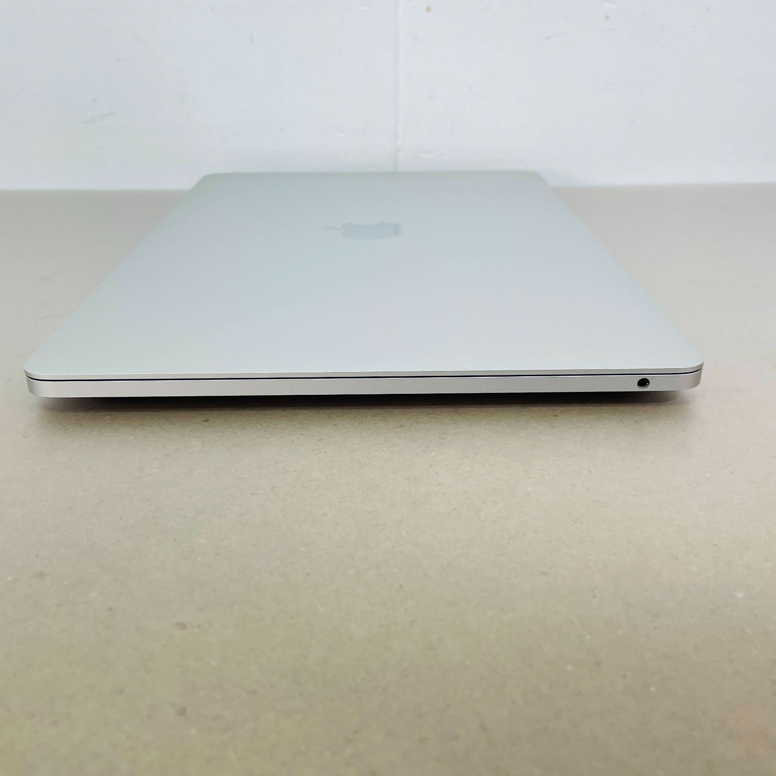 【美品】バッテリー最大容量98% Apple MacBook 本体スペースグレー MacBook Pro Apple Retina 2K 2880X1800 (A1398) [第3世代Core