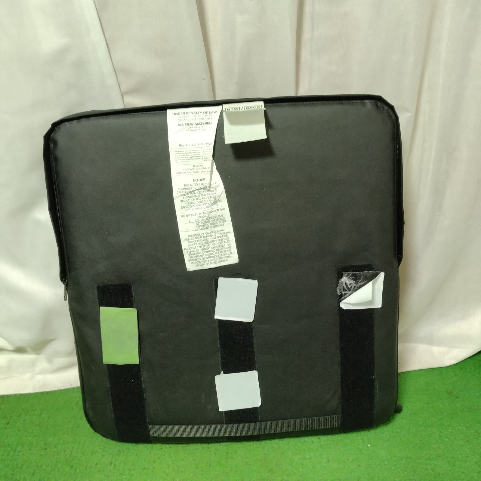  OT-13991 ユーキ トレーディング ソロストレータス 56640 クッション 座布団 床ずれ防止 車いす 車イス 車椅子用 洗浄 消毒済 介護用品 車椅子用クッション 床ずれ防止用品