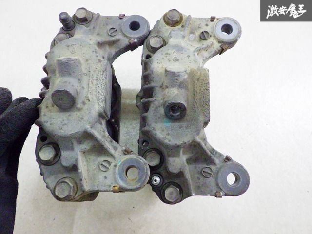 ＦＣ３Ｓ用フロントブレーキキャリパー左右 100%新品，送料無料 FC3S RX-7 フロントブレーキキャリパー左右