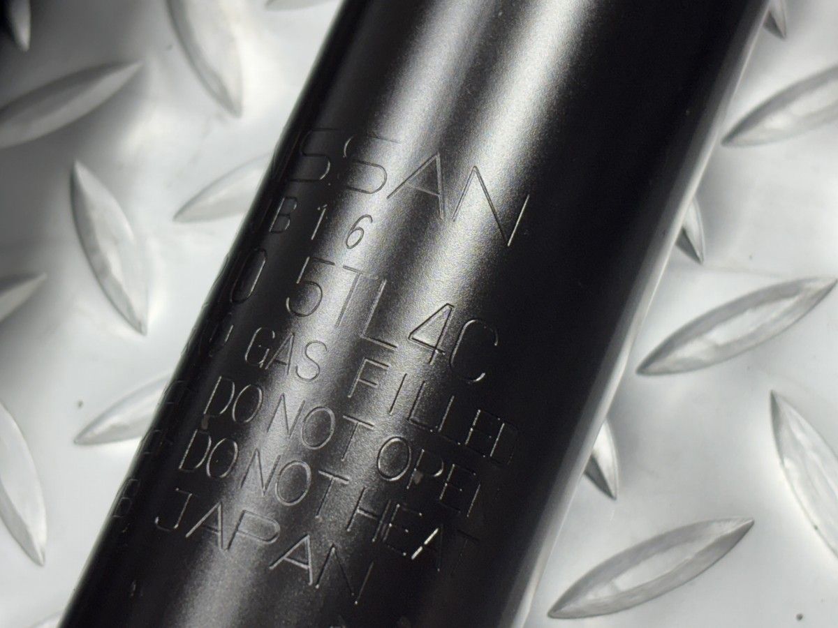 ショックアブソーバー スプリング