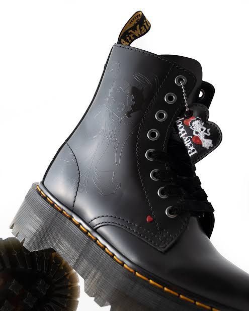 DR. MARTENS X JADON BETTY BOOP 8ホールブーツ