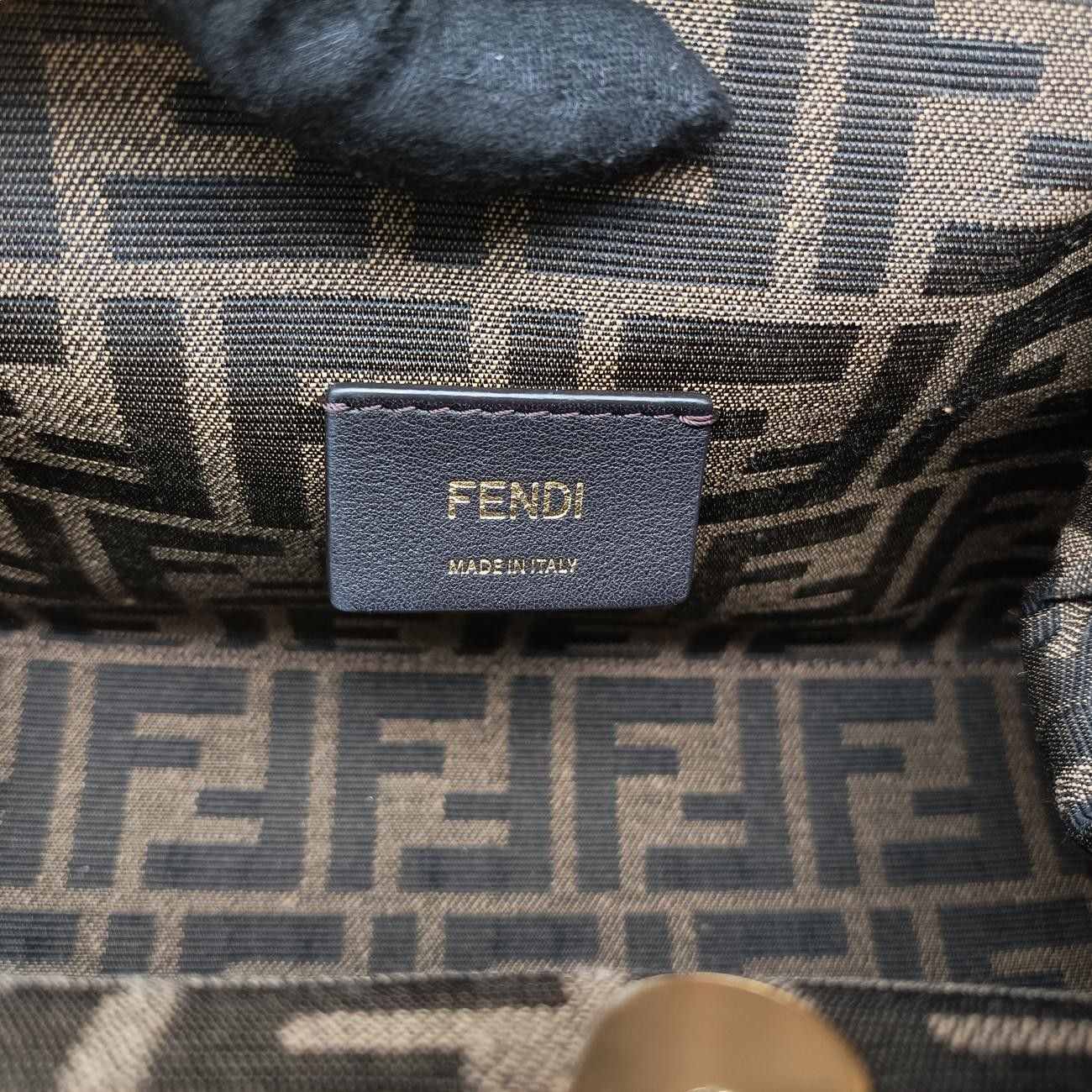フェンディFendiファースト スモール