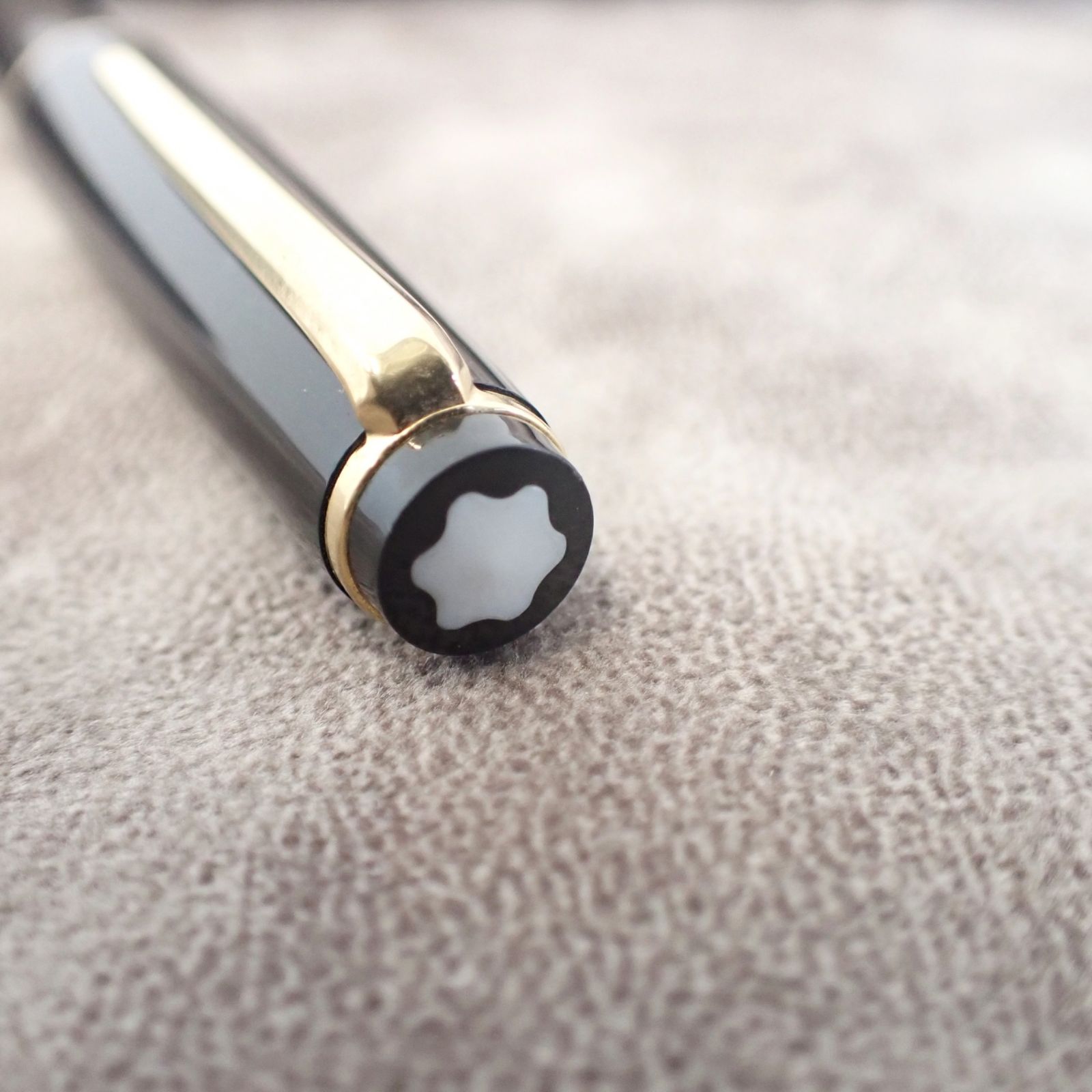 Montblanc モンブラン 万年筆】K14ペン先（585刻印）使用 / ドイツ製の