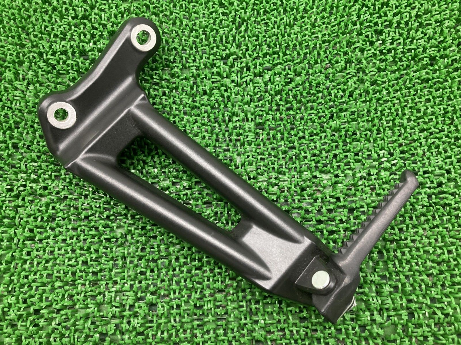 レブル1100 タンデムステップ 左 MLA/MGS ホンダ 純正 SC83 MLA MGS タンデムステップホルダー ペグ コンディション良好 【中古】 45 レブル1100 タンデムステップ 左 MLA/MGS ホンダ 純正 バイク 部品