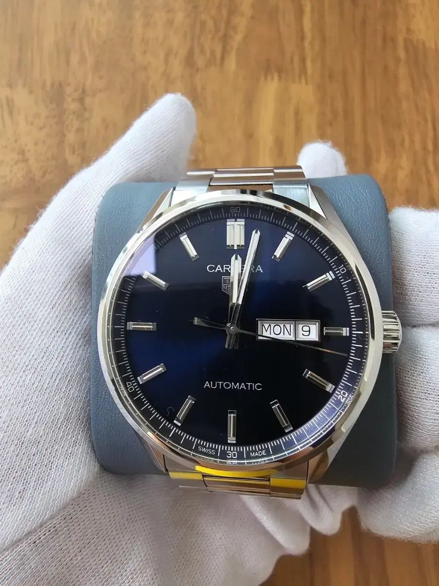 タグ ホイヤー 新モデル カレラ デイデイト 41 mm オート 時計 デニム盤