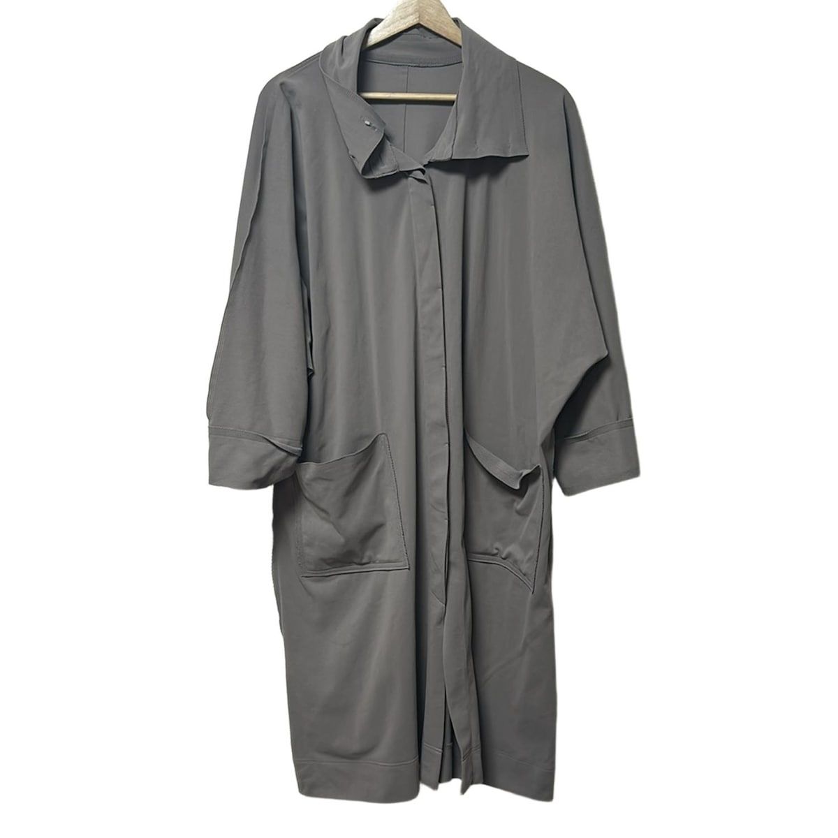 美品　希少　ISSEY MIYAKE イッセイミヤケ　レディース　コート　グレー イッセイミヤケISSEY MIYAKE シャーリングロングジャケット