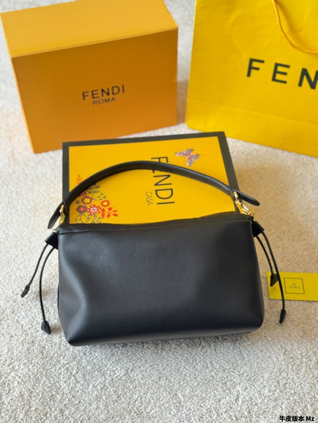 国内発送★FENDI★Mamma Baguette バック Mamma Baguette ミディアム レザー ブルー | Fendi