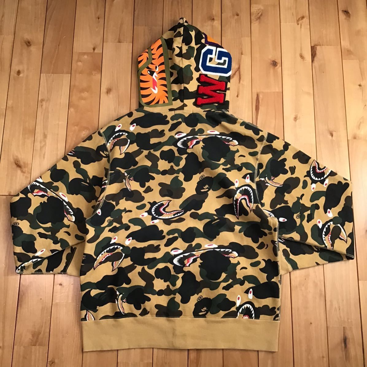 BAPE エイプ ベイプ 迷彩 リバーシブル　シャーク パーカーパーカー