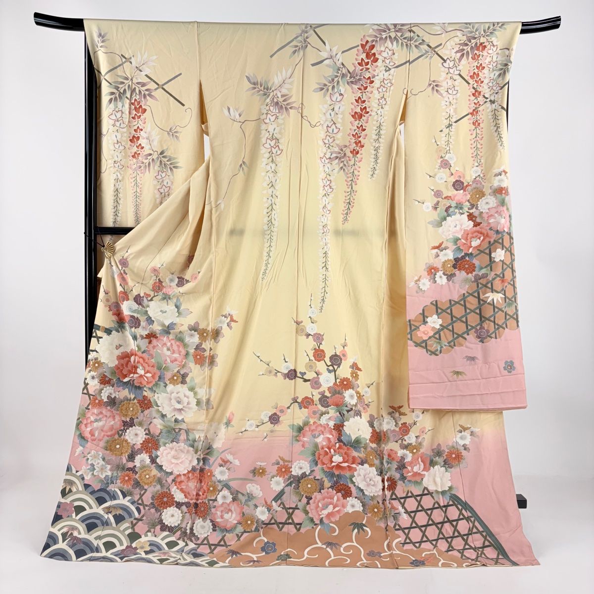振袖 身丈179.5cm 裄丈67cm 未仕立て 仮絵羽 落款 牡丹 青海波 染め分け ぼかし ベージュ 正絹