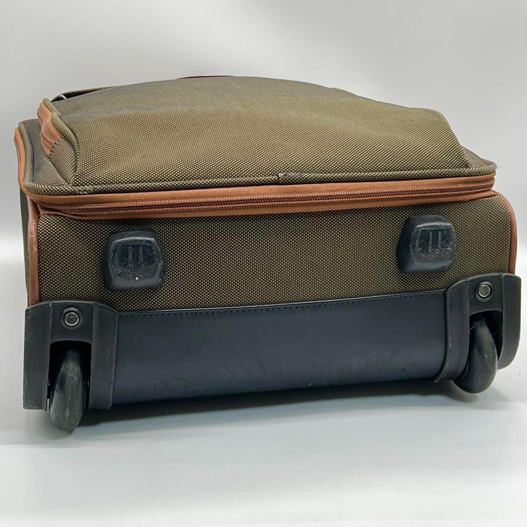 レザー グリーン