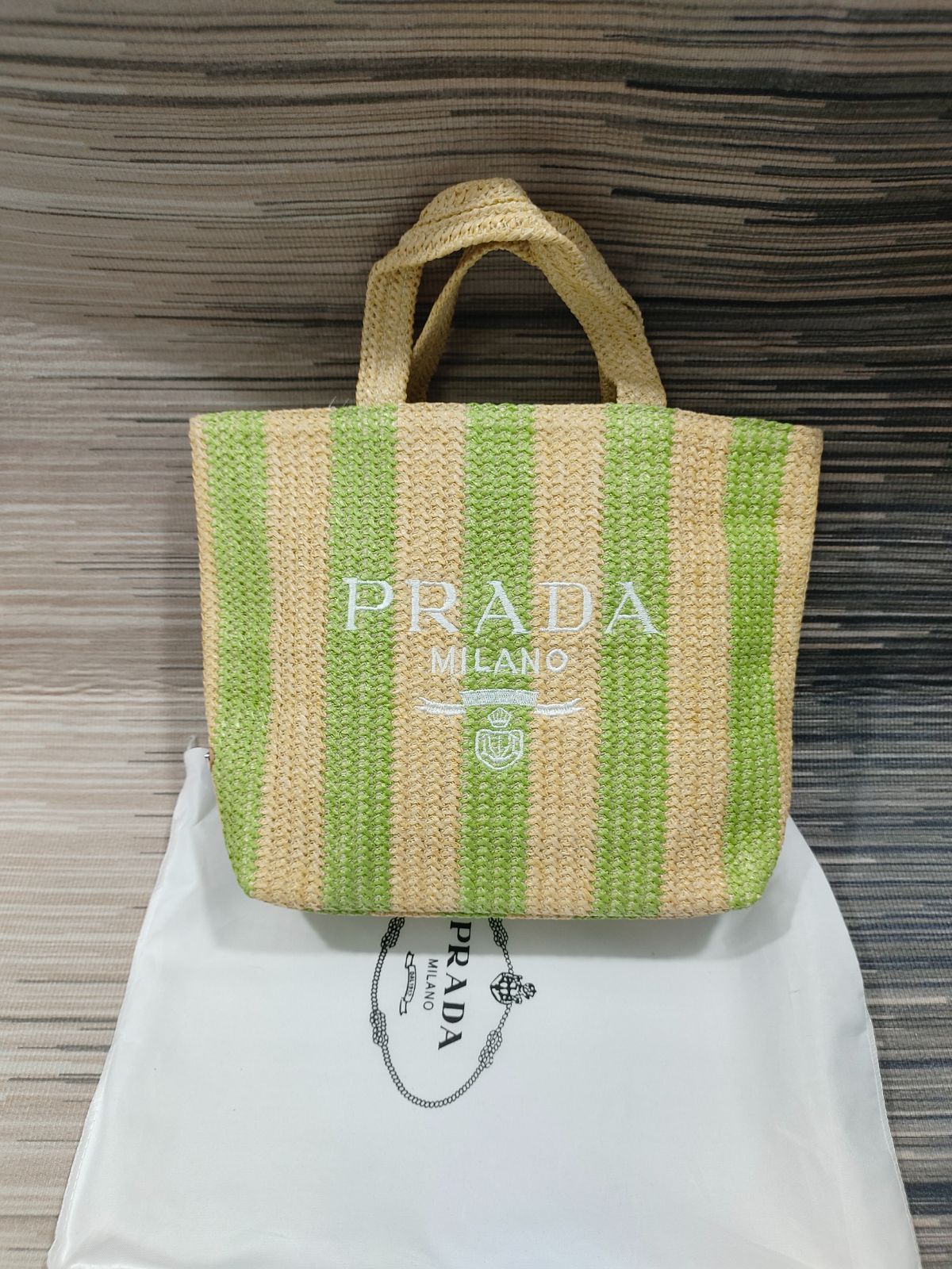 新品★未使用PRADAプラダバッグハンドバッグトートバッグ＊送料無料防塵袋付き！麦わら