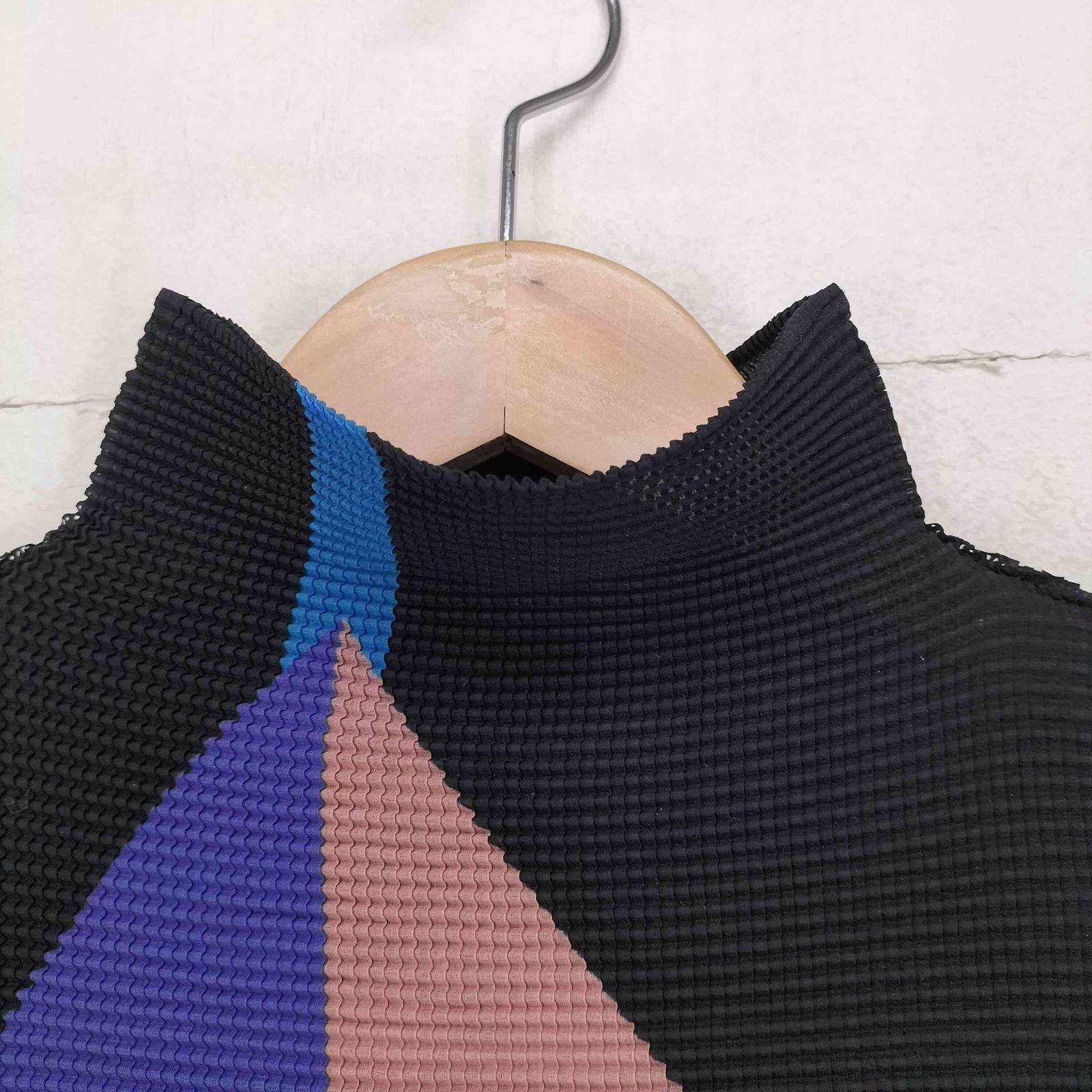  ミー イッセイミヤケ me ISSEY MIYAKE イラストデザインプリーツトップス レディース 表記無 その他 トップス