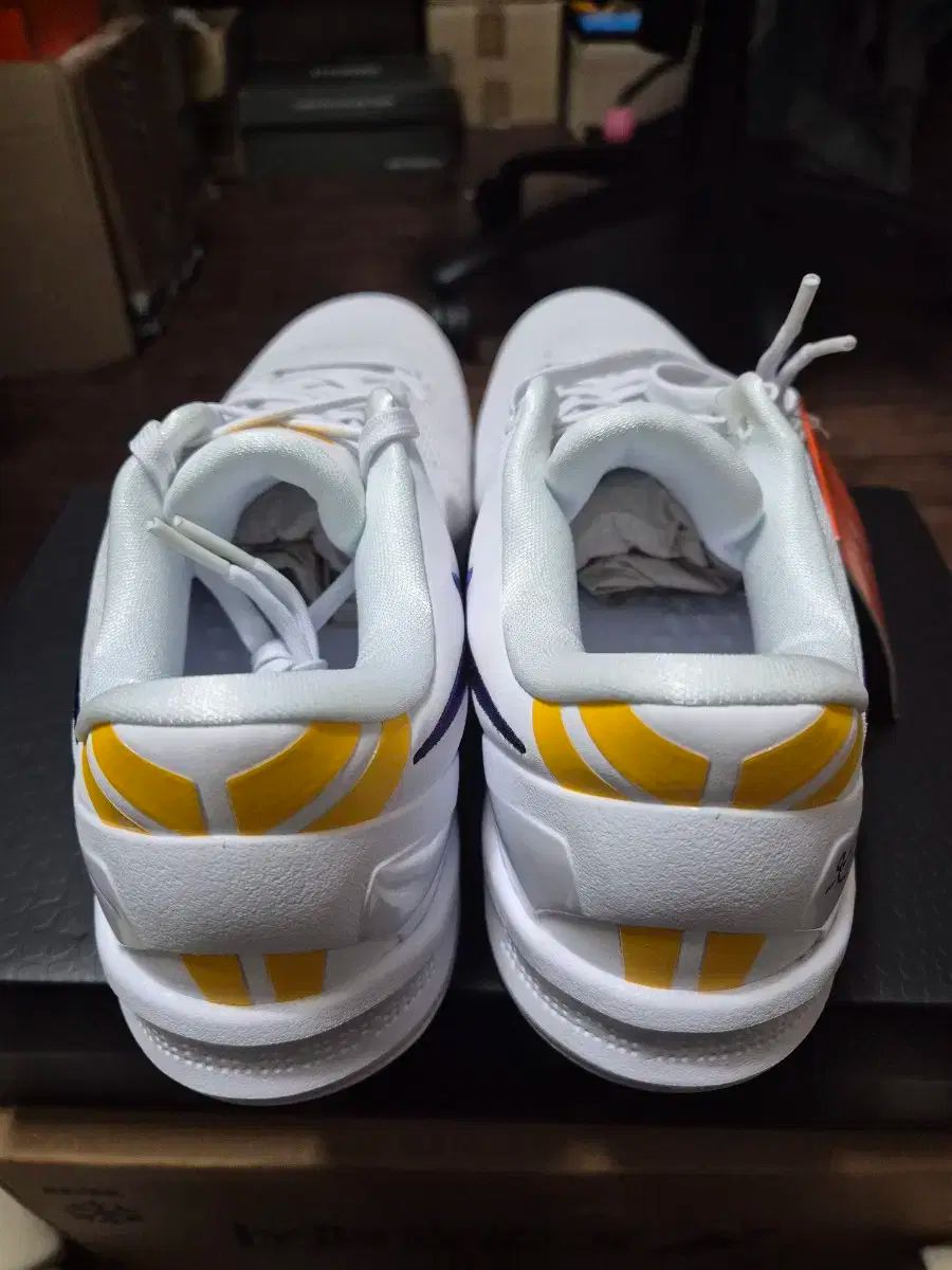 265 NIKE