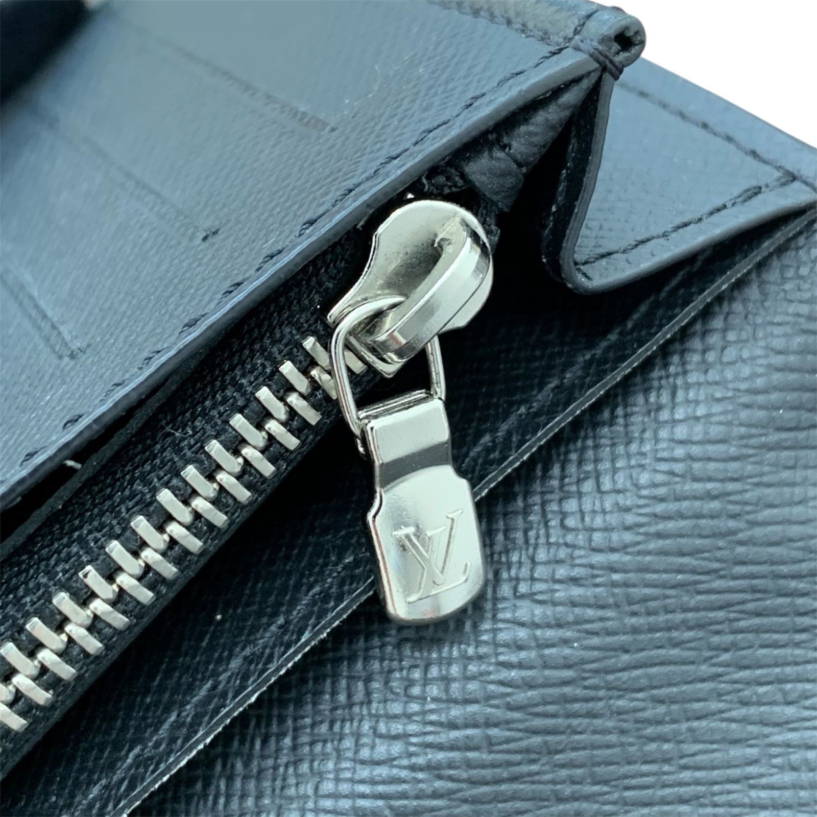 ○【極美品】LOUIS VUITTON ルイヴィトン タイガ ポルトフォイユブラザ
