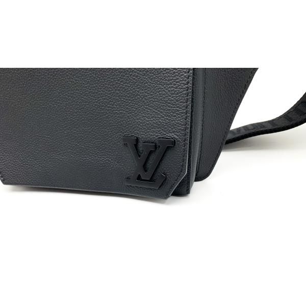 ルイヴィトン テイクオフ・スリング ボディバッグ ルイ ヴィトン LOUIS VUITTON ルイヴィトン レザー 黒
