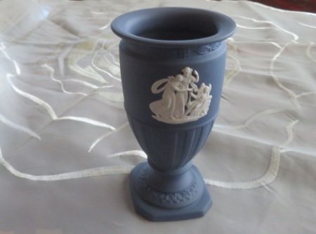WEDGWOOD・ブル－ジャスパーウエア ポーランドブルー　フラワーベース