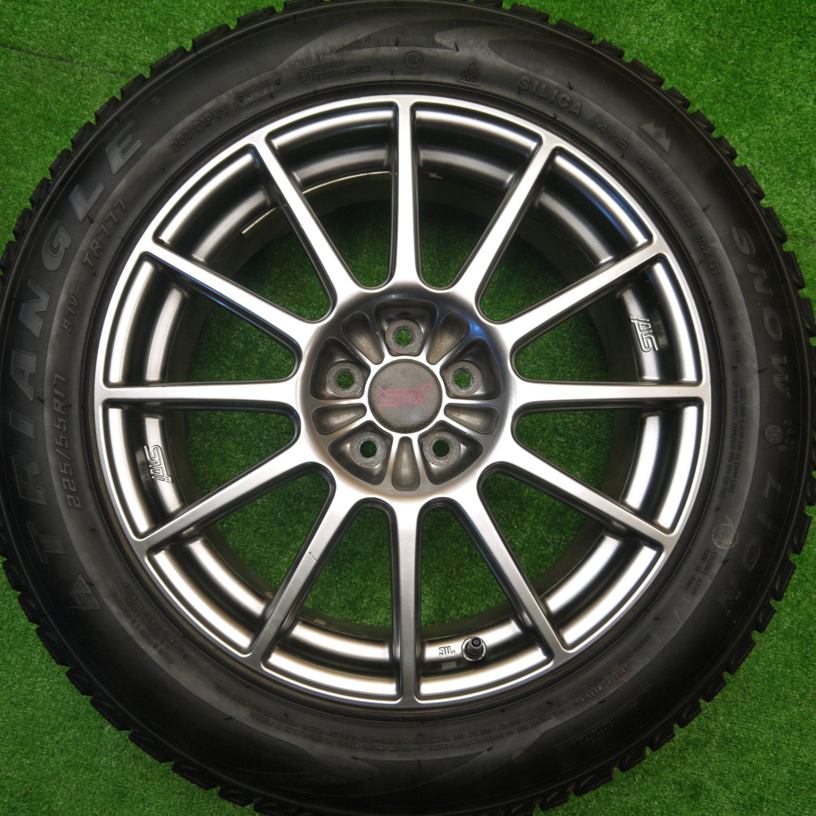 学生服 バリ溝 21年 9.5分 スバル フォレスター STi 純正 ENKEI 225|55R17 スタッドレス トライアングル SNOW LION 17インチ エンケイ PCD100|5H 5101004Hス