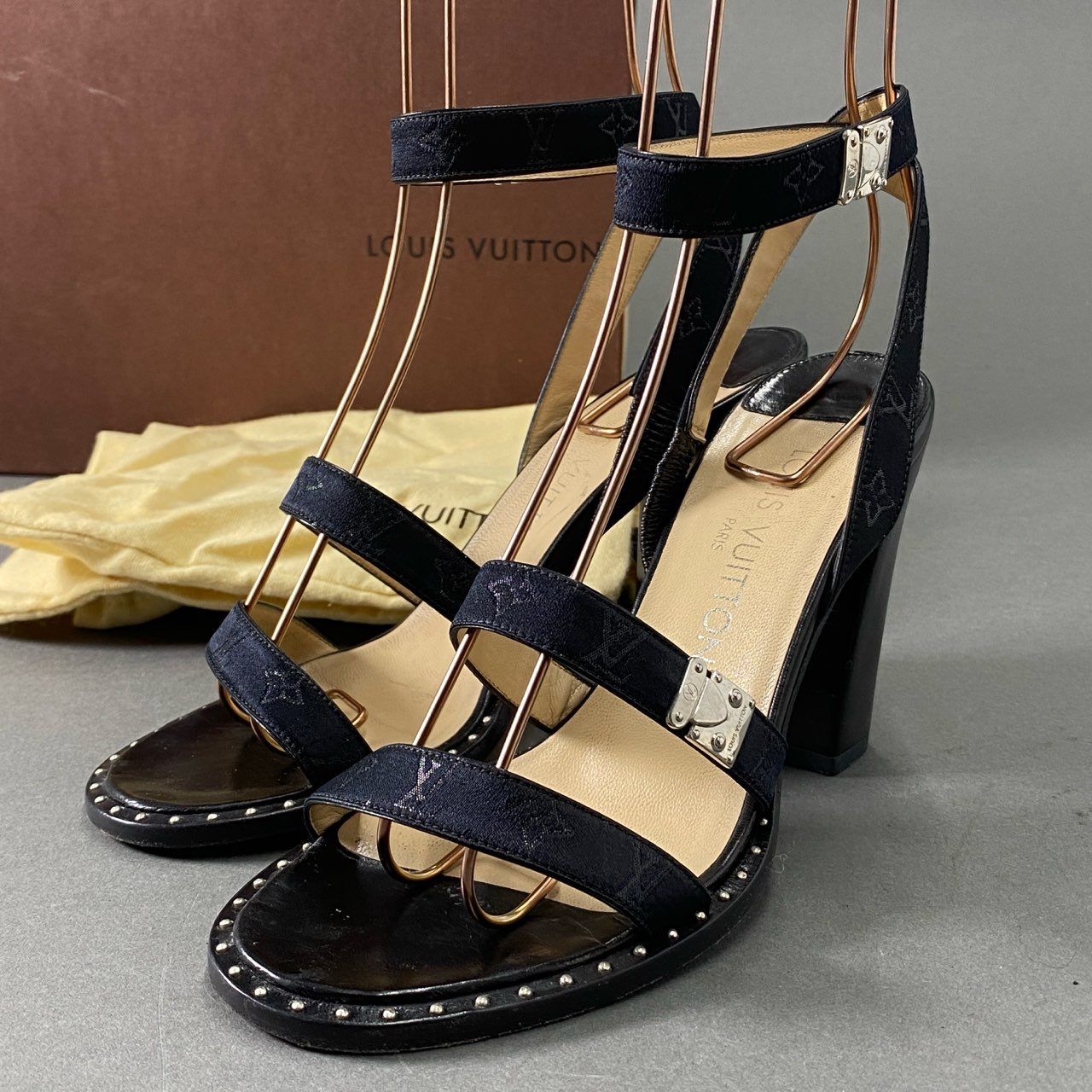 9f18 LOUIS VUITTON ルイヴィトン モノグラム スタッズ アンクル  