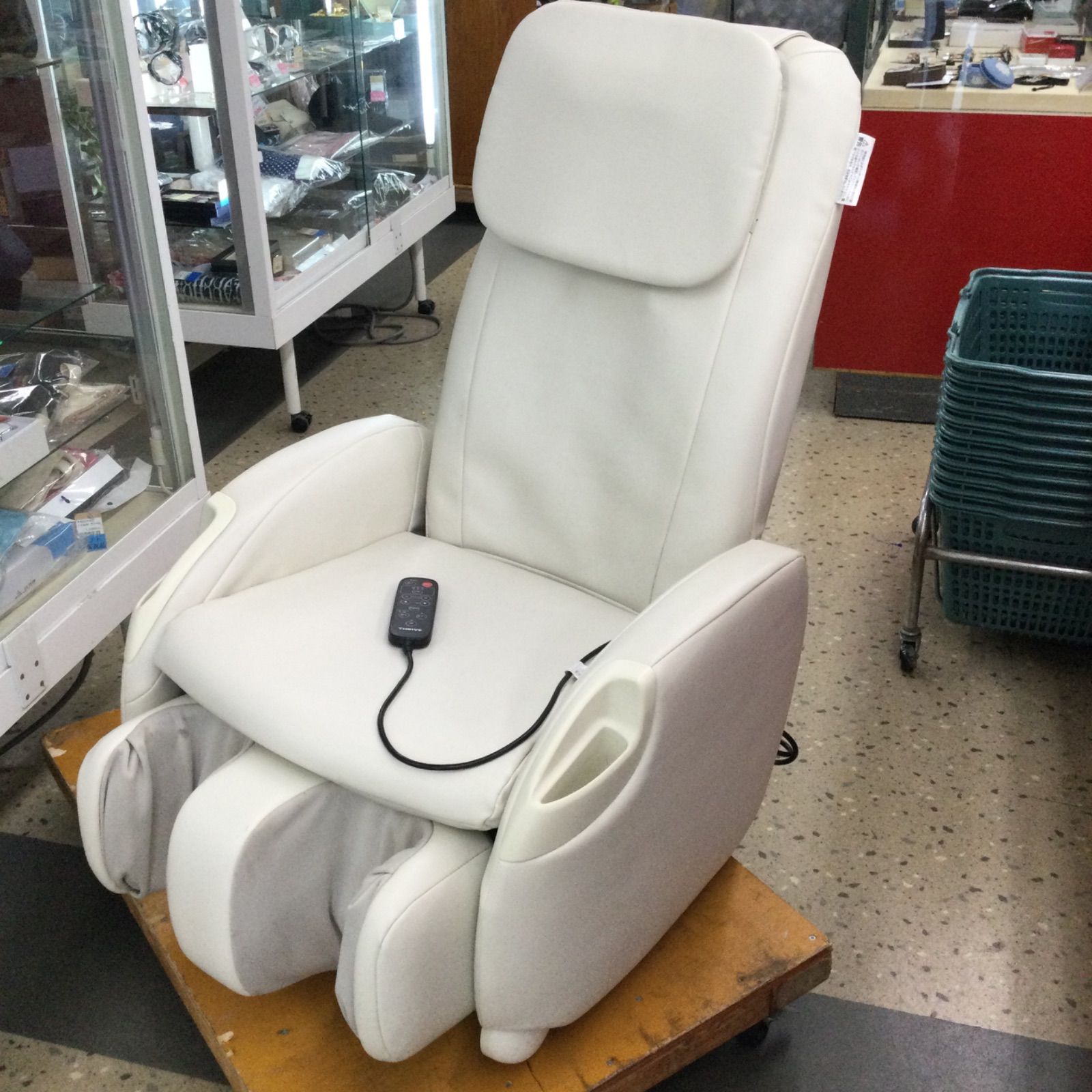 中古品/スライヴ マッサージチェア／2015年製 - メルカリ