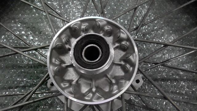 ヴェルシスX250 LE250D-A03xxx の フロントホイール 1761092615