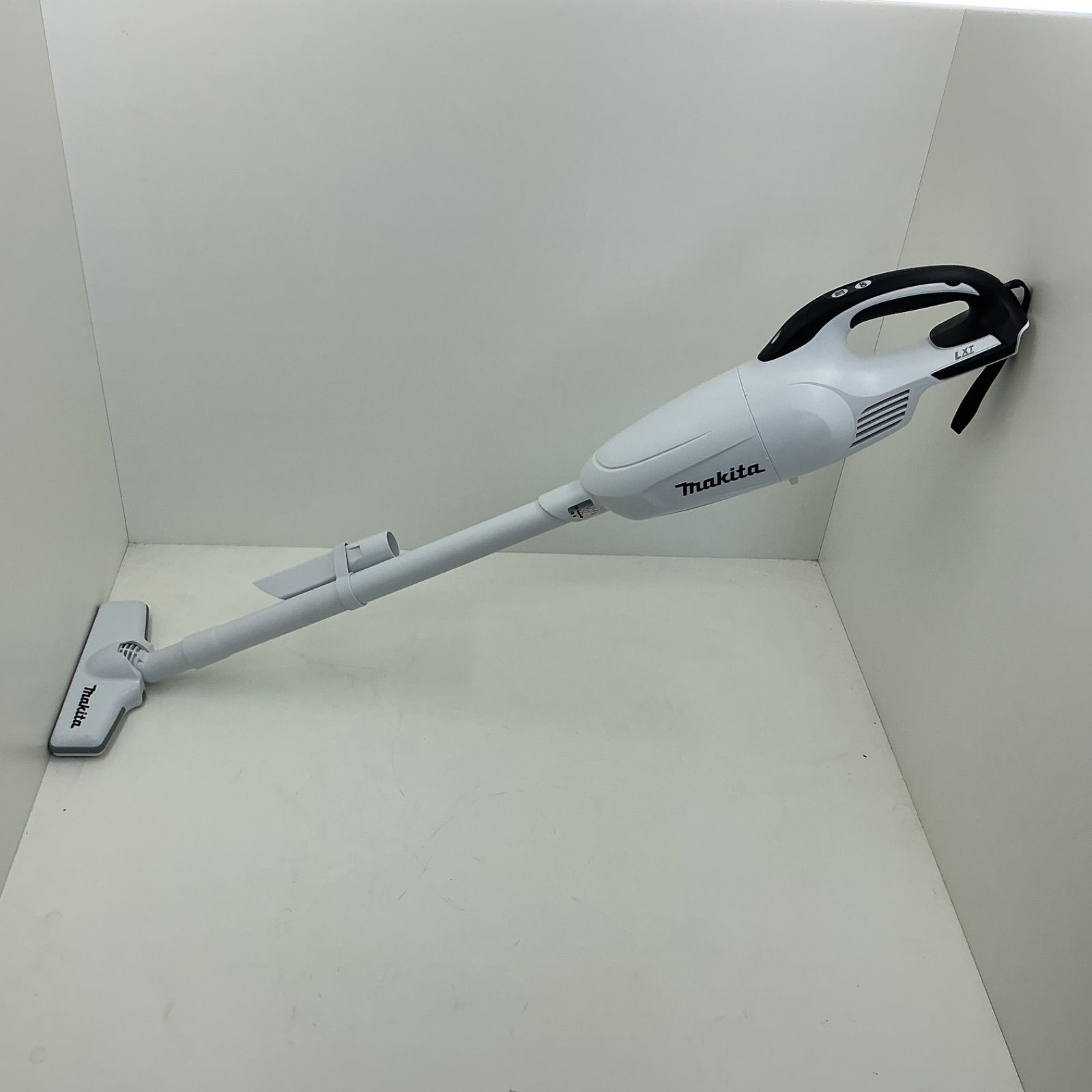 マキタ 充電式クリーナー ［CL181FDZW］新品未使用品 楽天市場】マキタ 18V 充電式クリーナー CL181FDZW 白 本体+