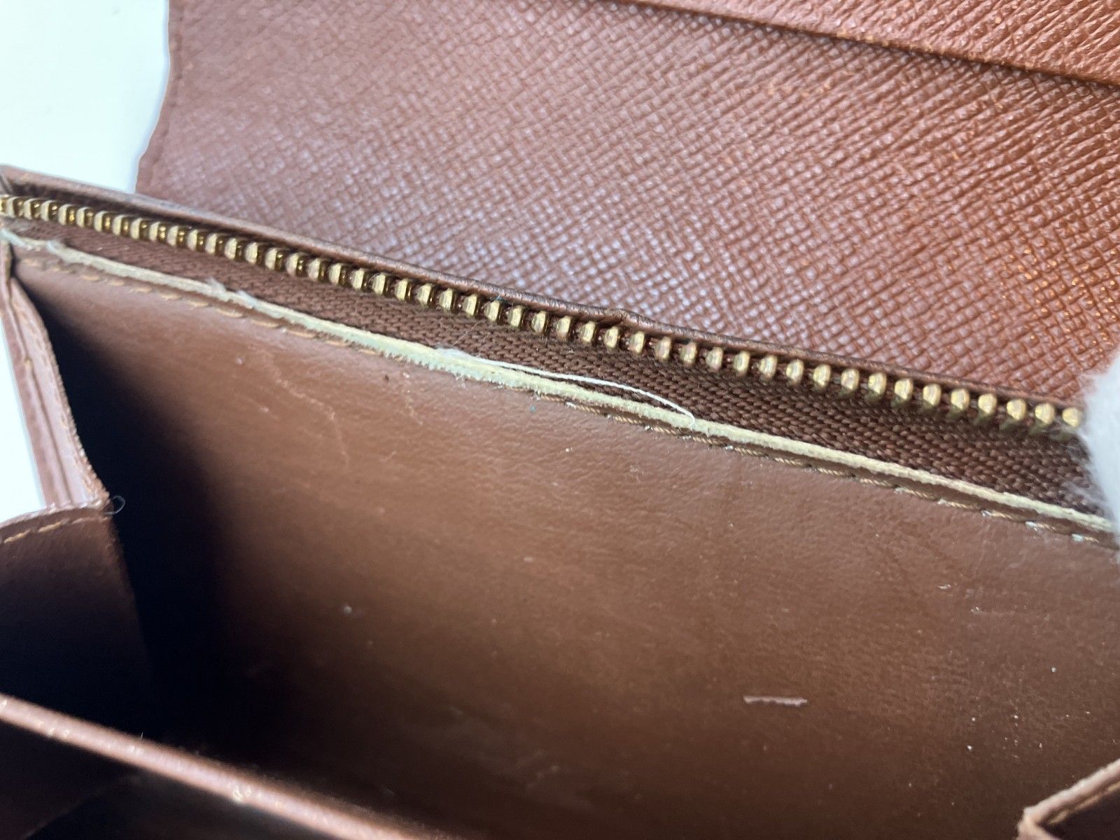 ルイヴィトン 2つ折り財布 コンパクトジップ モノグラム 14×9cm 