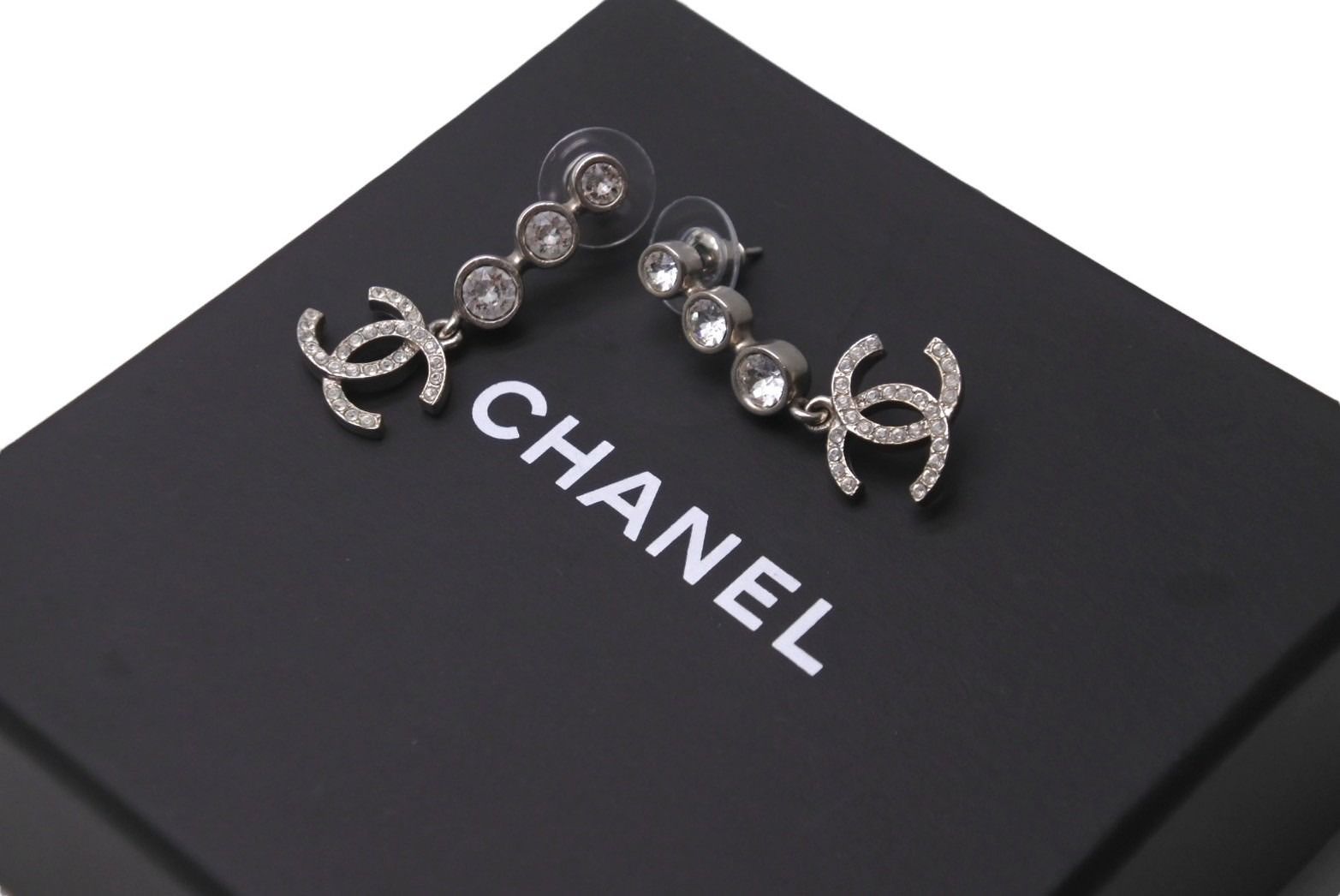 CHANEL シャネル ココマーク ラインストーン ピアス C21K 刻印 CHANEL シャネル ピアス ココマーク F21B刻印 シルバー ラインストーン
