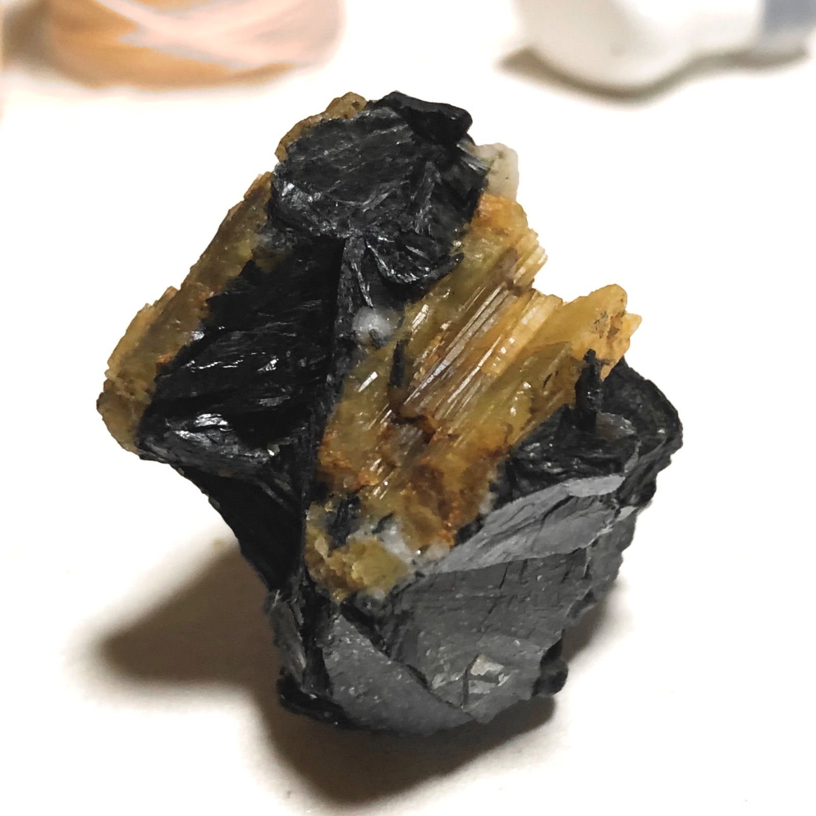 レア 黒雲母 バイオタイト イエロートルマリン 電気石 原石 鉱物標本 天然石 - メルカリ