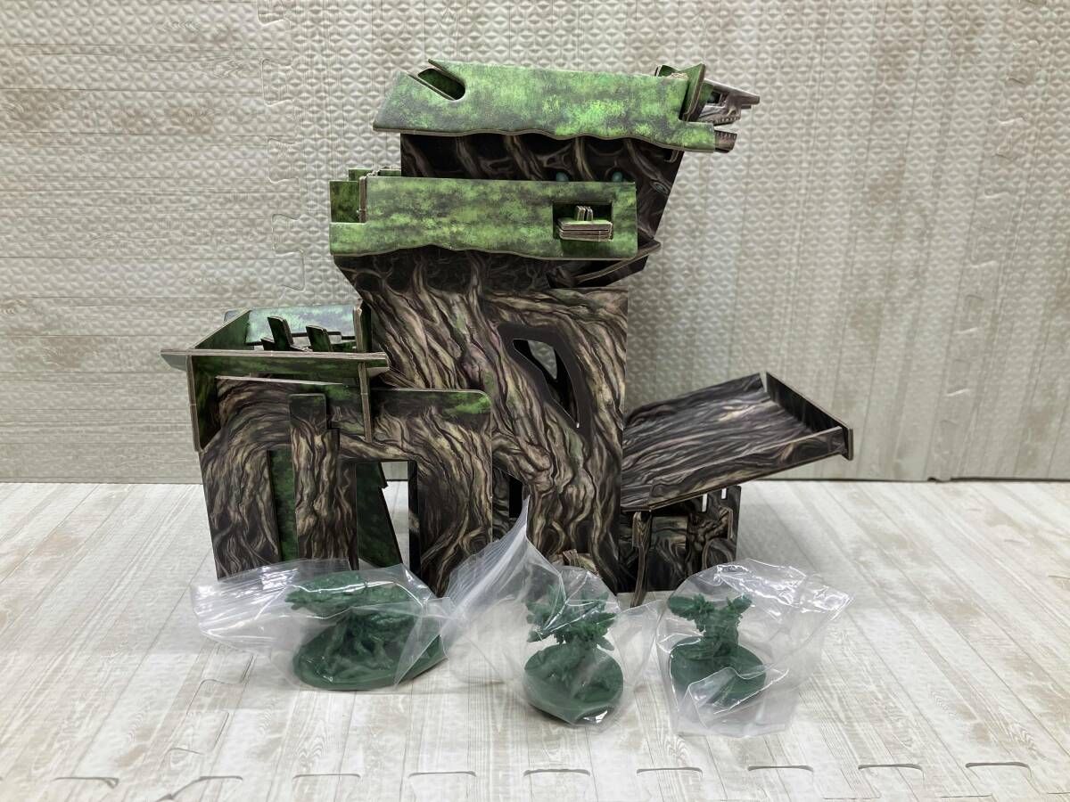 ジャンク 現状品 怪獣災害戦略ボードゲーム ユグドラサス Yggdrasus アークライト カイジュウ オン ジ アース