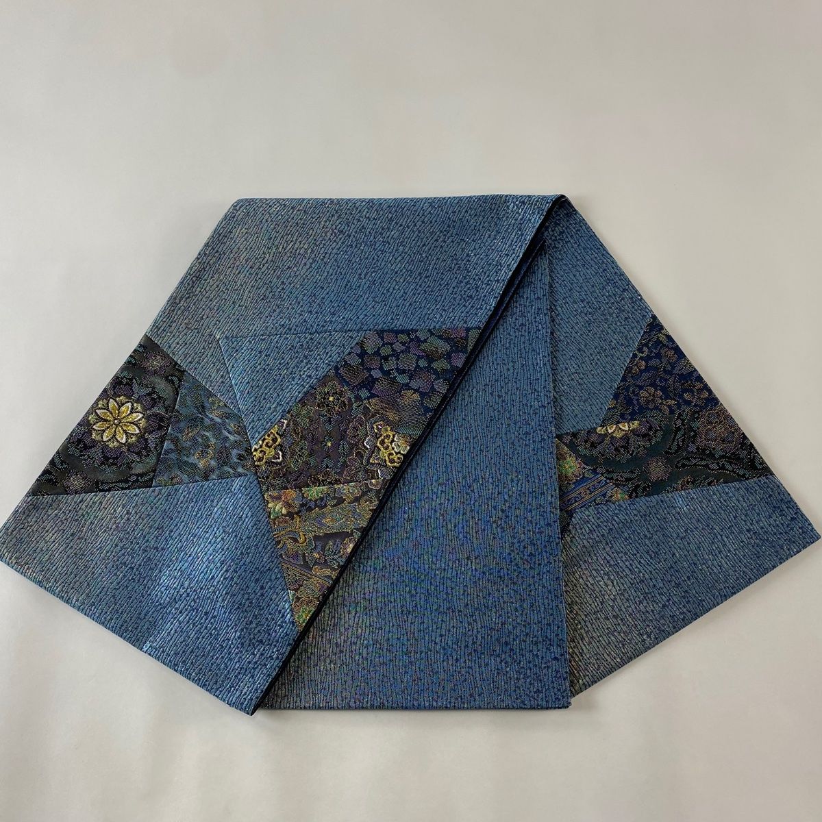 みか☆みか　A618★高級‼️豪華刺繍‼️お正月‼️袋帯正絹2ｍ7cm 正絹 袋帯 西陣織 黒系／華紋 skobi06 正絹・袋帯 東レシルック