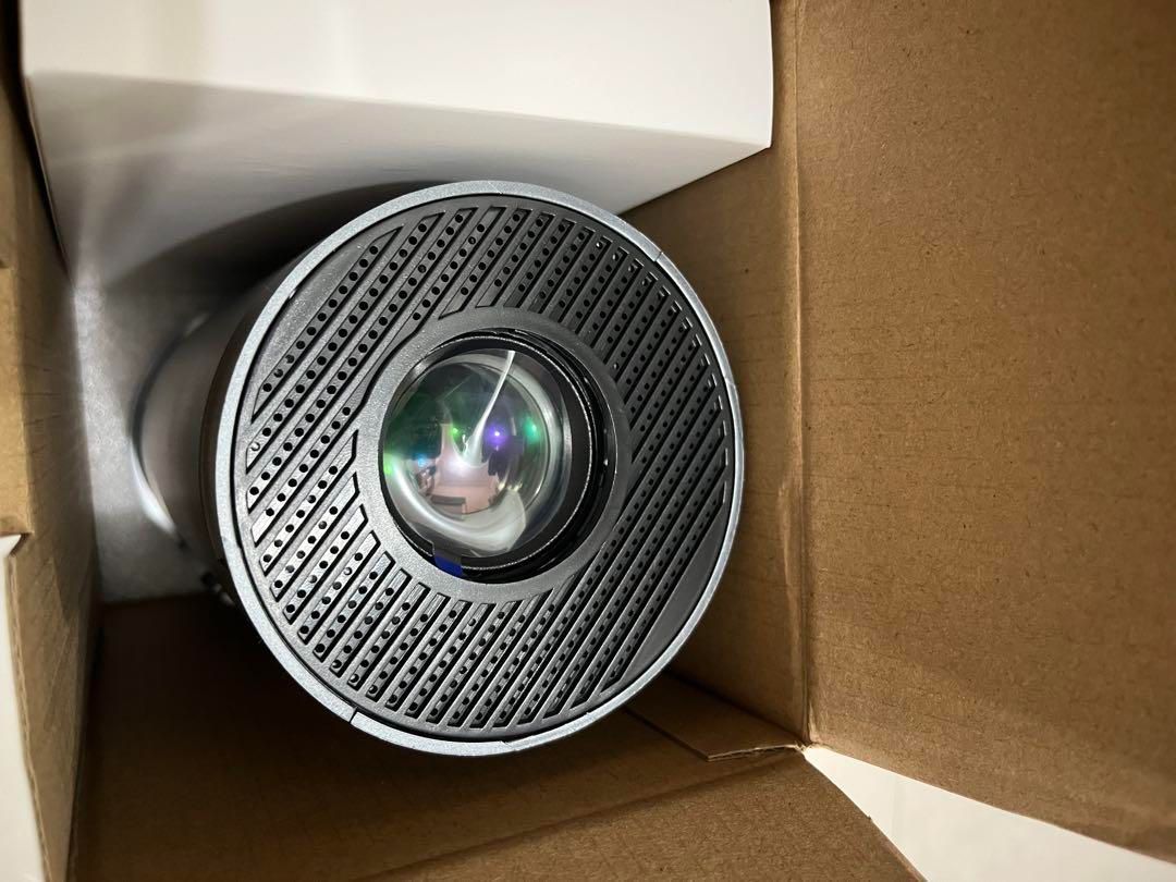  プロジェクター 家庭用 Android TV 12.0 4 K 小型 ブラック 270°回転18000 LM 軽量 天井投影 Wi-Fi 6 Bluetooth 5.4 リアル1080 P内蔵HiFiスピーカー 自動台形補正 短距離投影 スタンド一体型 日本語取扱説明書 プロジェクター本体 プロジェクター