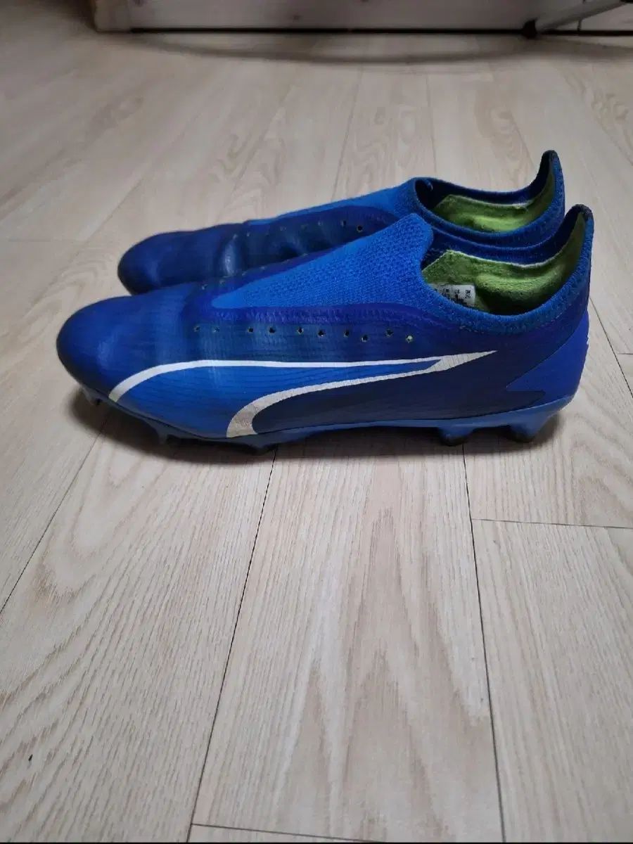 サッカーシューズ